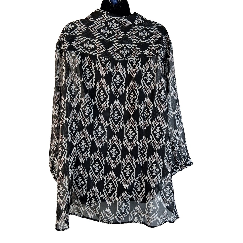 Simply Emma Women's Full Button Blouse Plus 3X Black White Geo Print Lightweight - Picture 2 of 14